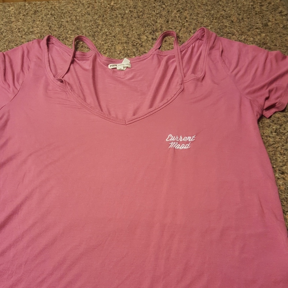 VS pink T shirt!